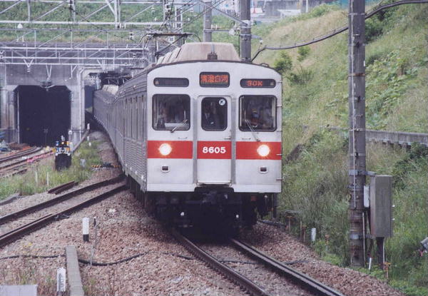 8605